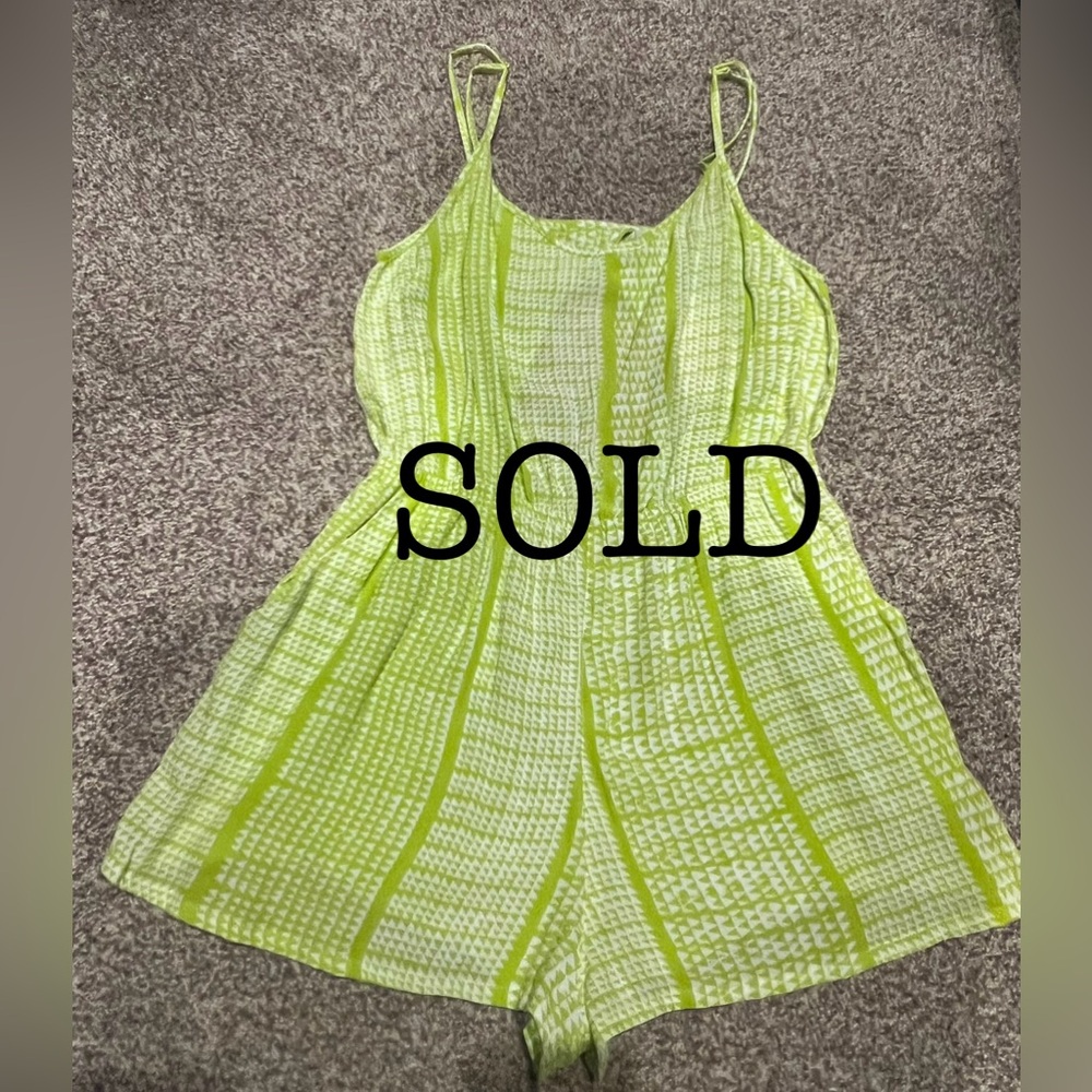 NWT manaola romper, size medium, lime green